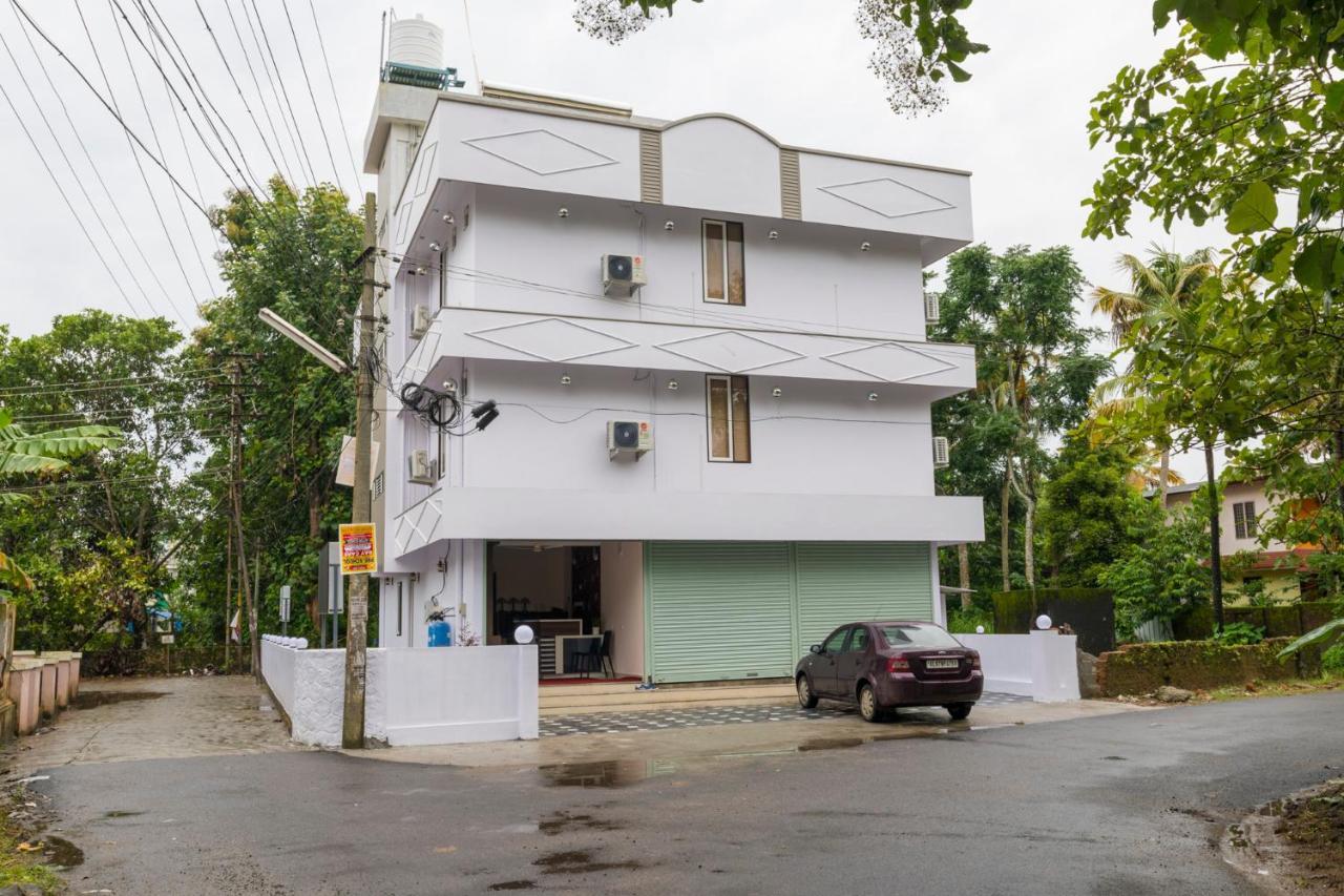 Blue Bell Cochin Airport Hotel Nedumbassery Exterior foto